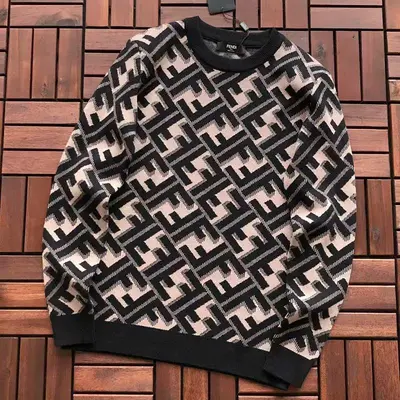 ￥~219 F🔥🔥D🔥 SWEATER 11110910 (im 180CM 70KG iwear size L in the photo)