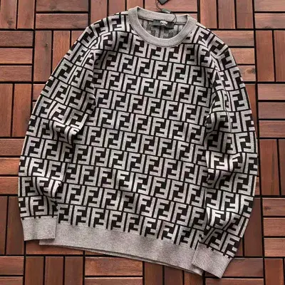 ￥~219 F🔥🔥D🔥 SWEATER 11110909 (im 185CM 70KG iwear size XL in the photo)