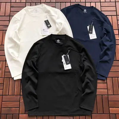 ￥~130 L🔥🔥UL🔥M🔥N LONG-SLEEVE 22111008 (im 176CM 58KG iwear size XL in the photo)