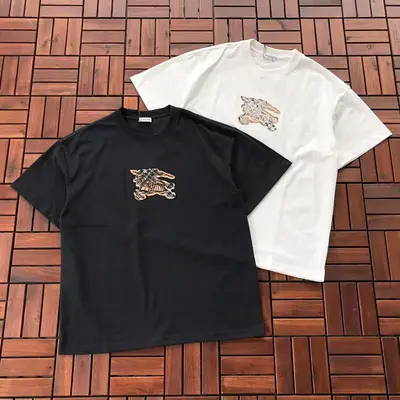 ￥~115 B🔥RB🔥RRY T-SHIRT 11111115 (im 185CM 80KG iwear size M in the photo)