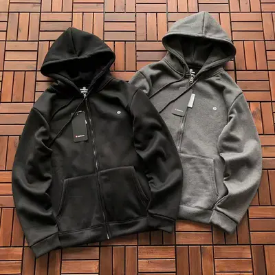 ￥~225 L🔥🔥UL🔥M🔥N HOODIE FLEECE 22111110 (im 185CM 80KG iwear size L in the photo)