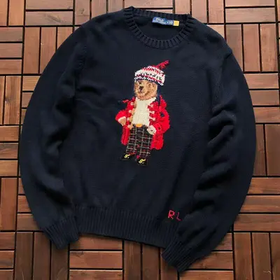 ￥~329 RA🔥PH🔥AU🔥EN SWEATER 22111155 (im 176CM 58KG iwear size M in the photo)