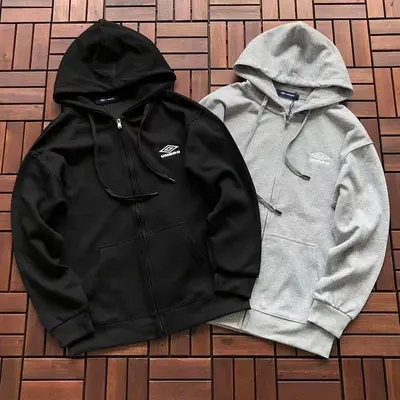 ¥~225 UMBRO HOODIE 22111240 (im 176CM 58KG iwear size M in the photo)