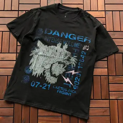 ￥~79 TRAVIS SCOTT T-SHIRT 33111470 (im 185CM 80KG iwear size M in the photo)