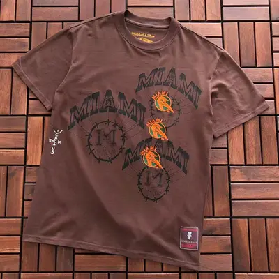 ¥~79 TRAVIS SCOTT T-SHIRT 33111408 (im 185CM 80KG iwear size M in the photo)