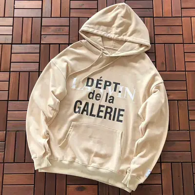 ￥ ~159 GALLERY DEPT HOODIE 11111720 (im 176CM 58KG iwear size S in the photo)