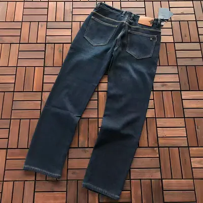 ￥~235 L🔥 JEANS 22111719 (im 185CM 80KG iwear size 33 in the photo)