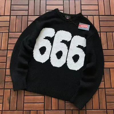 ￥~299 S🔥P🔥E🔥E SWEATER 33111733 (im 180CM 68KG iwear size M in the photo)
