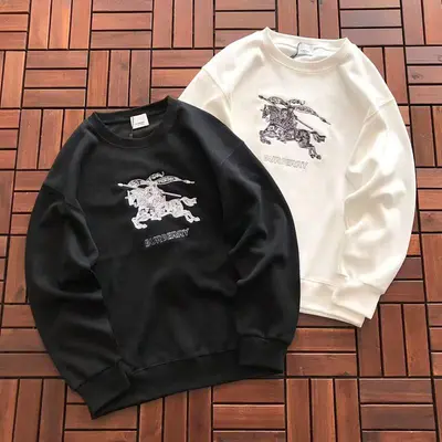 ￥~175 B🔥RB🔥RRY SWEATER 22111721 (im 176CM 58KG iwear size M in the photo)