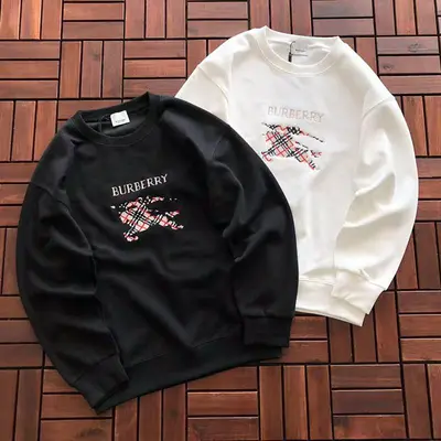 ￥~175 B🔥RB🔥RRY SWEATER 22111722 (im 176CM 58KG iwear size M in the photo)