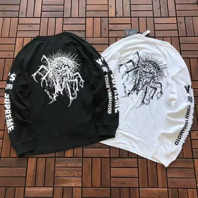 ￥~125 S🔥P🔥E🔥E LONG-SLEEVE 33111727 (im 180CM 68KG iwear size M in the photo)
