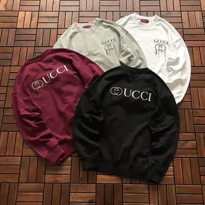￥~165 G🔥C🔥I SWEATER 11111808 (im 176CM 58KG iwear size M in the photo)