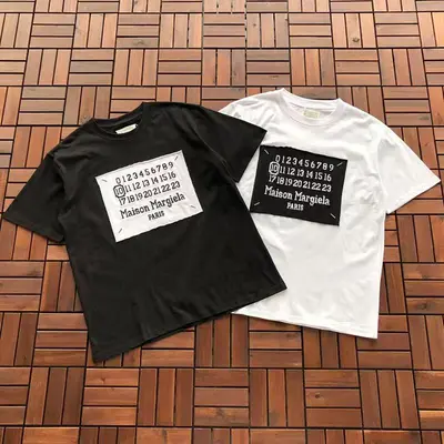 ￥~95 M🔥IS🔥N M🔥R🔥IE🔥A T-SHIRT 22111833 (im 176CM 58KG iwear size 46 in the photo)
