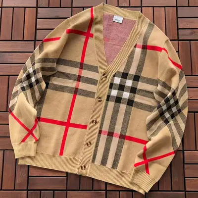 ¥~179 B🔥RB🔥RRY SWEATER 33111952 (im 180CM 68KG iwear size L in the photo)