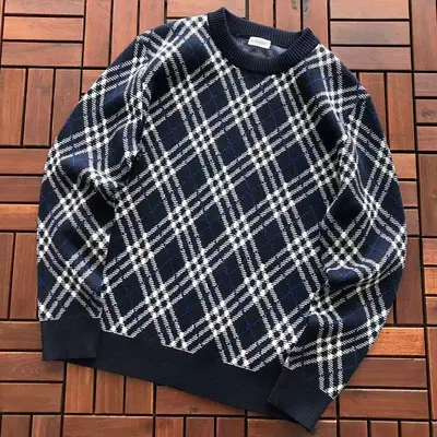 ￥~289 B🔥RB🔥RRY SWEATER 11112111 (im 176CM 58KG iwear size S in the photo)