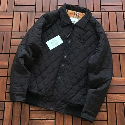 ￥~359 B🔥RB🔥RRY COTTON JACKET 11112142 (im 180CM 68KG iwear size L in the photo)