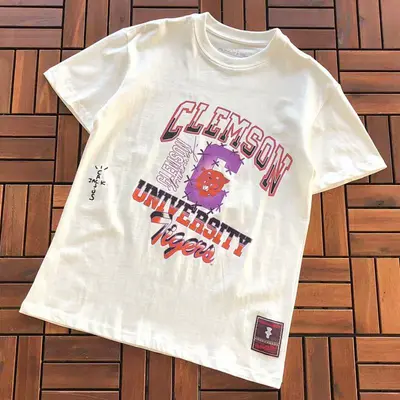 ￥~75 TRAVIS SCOTT T-SHIRT 33112133 (im 176CM 58KG iwear size S in the photo)