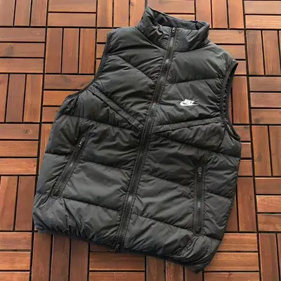 ￥~305 N🔥K🔥 DOWN VEST 11112197 (im 176CM 58KG iwear size L in the photo)