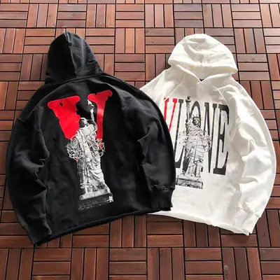 ￥~119 VLONE HOODIE 33112248 (im 176CM 58KG iwear size M in the photo)