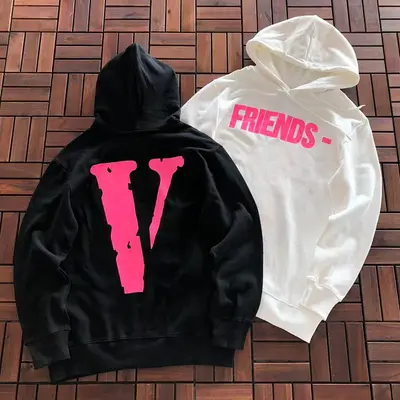 ￥~119 VLONE HOODIE 33112235 (im 176CM 58KG iwear size M in the photo)