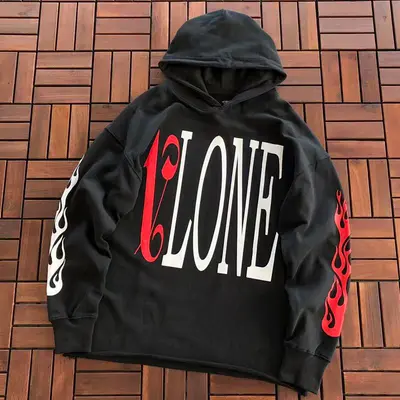 ￥~119 VLONE HOODIE 33112245 (im 176CM 58KG iwear size M in the photo)