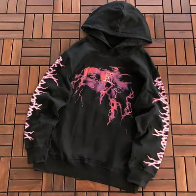 ￥~119 VLONE HOODIE 33112244 (im 176CM 58KG iwear size M in the photo)