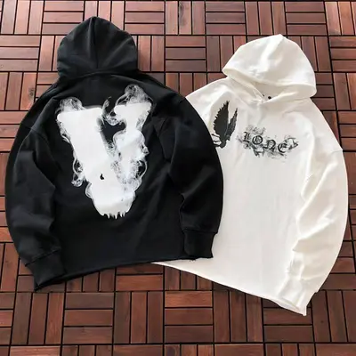￥~119 VLONE HOODIE 33112229 (im 176CM 58KG iwear size M in the photo)