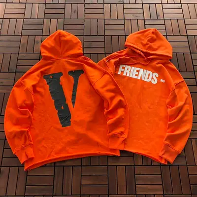 ￥~119 VLONE HOODIE 33112249 (im 176CM 58KG iwear size M in the photo)