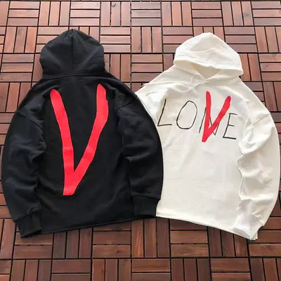 ￥~119 VLONE HOODIE 33112208 (im 176CM 58KG iwear size M in the photo)