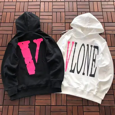 ￥~119 VLONE HOODIE 33112207 (im 176CM 58KG iwear size M in the photo)