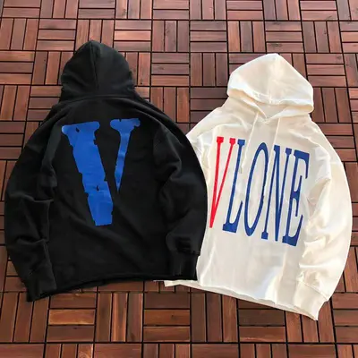 ￥~119 VLONE HOODIE 33112204 (im 176CM 58KG iwear size M in the photo)