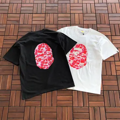 ￥~89 BAPE T-SHIRT 11112412 (im 176CM 58KG iwear size M in the photo)