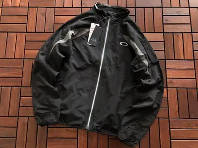 ￥~305 OA🔥L🔥Y JACKET 44112528 (im 180CM 68KG iwear size M in the photo)