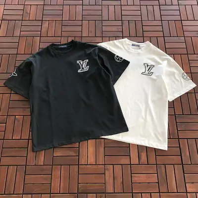 ￥~135 L🔥 T-SHIRT 33112659 (im 180CM 68KG iwear size L in the photo)