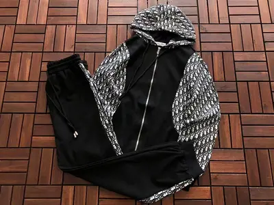 ￥~239 D🔥O🔥 HOODIE TROUSERS 11112606 (im 176CM 58KG iwear size L in the photo)