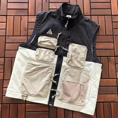 ￥~319 N🔥K🔥& A🔥G VEST 44112611 (im 176CM 58KG iwear size M in the photo)