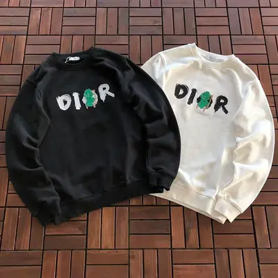 ￥~165 D🔥O🔥 SWEATER 33112636 (im 180CM 68KG iwear size M in the photo)