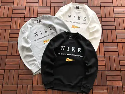 ￥~175 N🔥K🔥 SWEATER FLEECE 22112721 (im 176CM 58KG iwear size M in the photo)