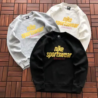 ￥~175 N🔥K🔥 SWEATER FLEECE 22112720 (im 176CM 58KG iwear size M in the photo)