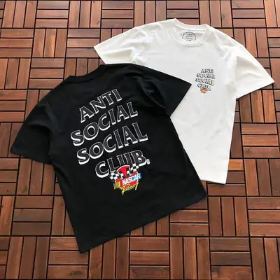 ￥~85 ANTI SOCIAL SOCIAL CLUB T-SHIRT 11112826 (im 176CM 58KG iwear size M in the photo)