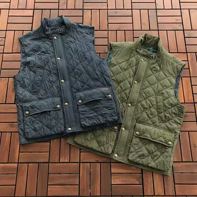 ￥~415 RA🔥PH🔥AU🔥EN COTTON VEST 22112850 (im 185CM 73KG iwear size M in the photo)