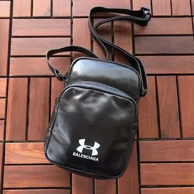￥~415 B🔥L🔥🔥🔥IA🔥A & U🔥D🔥R A🔥MO🔥R BAG 22112837 (长23CM*宽15CM*高4CM）