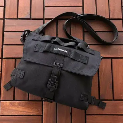 ￥~365 B🔥L🔥🔥🔥IA🔥A BAG 22112836 (长16CM*宽24CM*高7CM）
