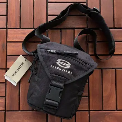 ￥~365 B🔥L🔥🔥🔥IA🔥A BAG 22112832 (长21CM*宽16CM*高4CM）