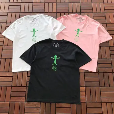 ￥~85 ANTI SOCIAL SOCIAL CLUB T-SHIRT 11112812 (im 176CM 58KG iwear size M in the photo)