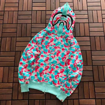￥~225 BAPE HOODIE 11113013 (im 176CM 58KG iwear size M in the photo)