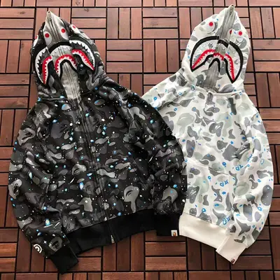 ￥~215 BAPE HOODIE 11113011 (im 176CM 58KG iwear size M in the photo)