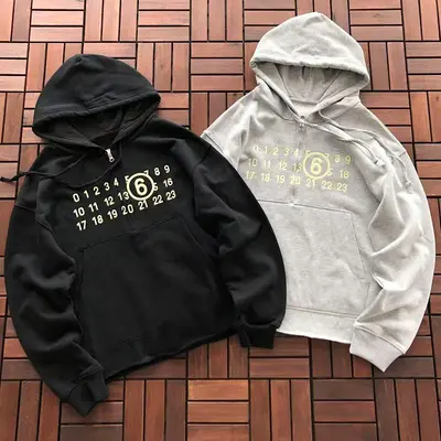 ￥~225 M🔥IS🔥N M🔥R🔥IE🔥A HOODIE 11113001 (im 176CM 58KG iwear size 44 in the photo)
