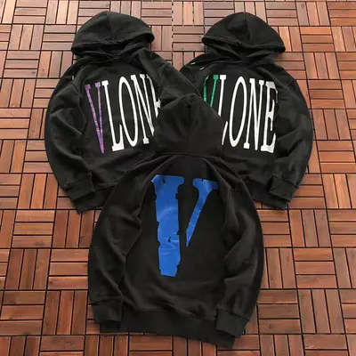 ￥~119 VLONE HOODIE 33120152 (im 176CM 58KG iwear size M in the photo)