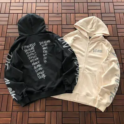 ￥~135 VLONE HOODIE 33120149 (im 176CM 58KG iwear size M in the photo)